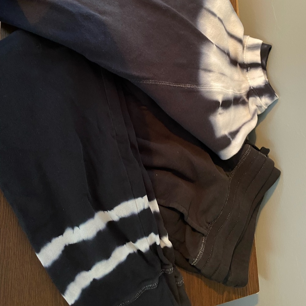 Old Navy Jogger/Crew Neck Set